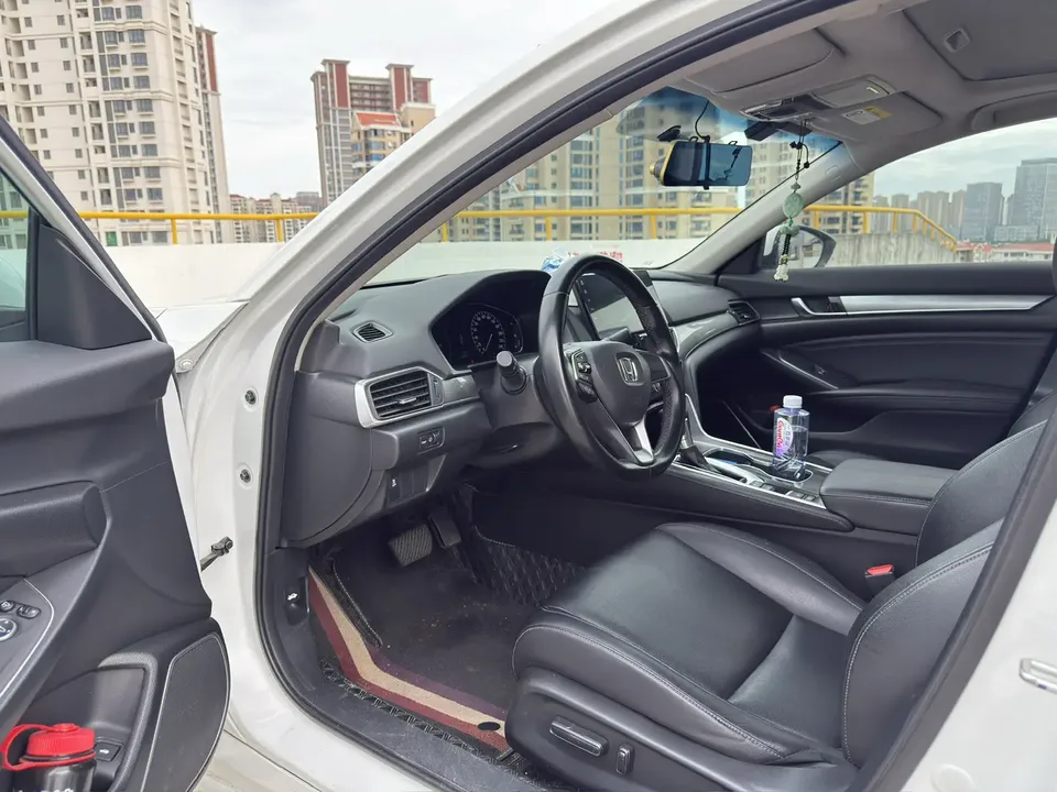 Honda Accord Accord 2022 260TURBO Deluxe Edition 2022 — миниатюра 5
