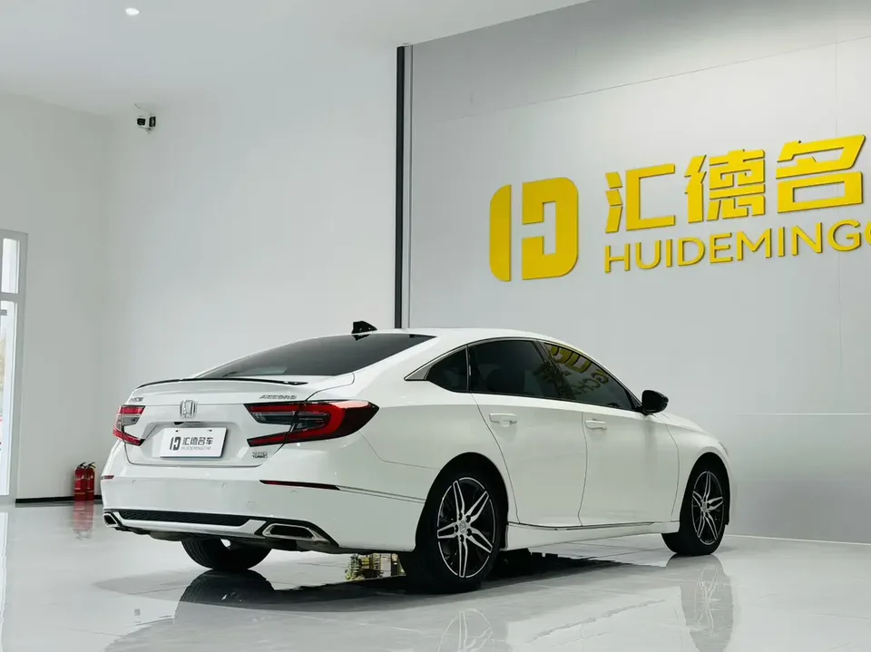 Honda Accord 2022 Accord 260TURBO Fantasy Night Premium Edition 2022 — миниатюра 4
