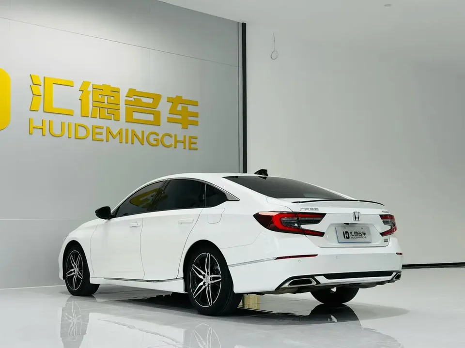 Honda Accord 2022 Accord 260TURBO Fantasy Night Premium Edition 2022 — миниатюра 5