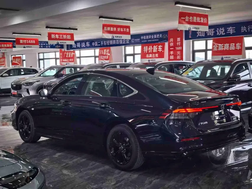 Honda Accord Accord 2025 Sharp T-Motion 260TURBO Comfort Edition 2026 — миниатюра 4