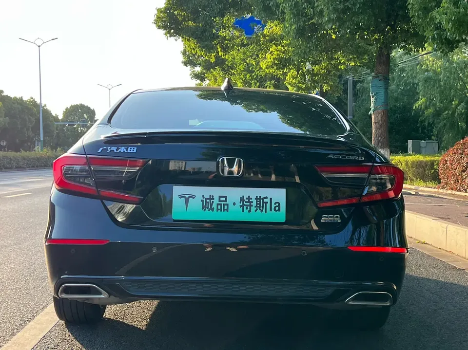 Honda Accord 2022 Accord 260TURBO Fantasy Night Premium Edition 2022 — миниатюра 2