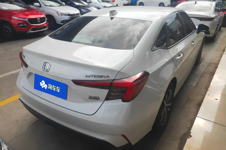 Honda Integra 240TURBO CVT Technology Edition 2023 — миниатюра 3