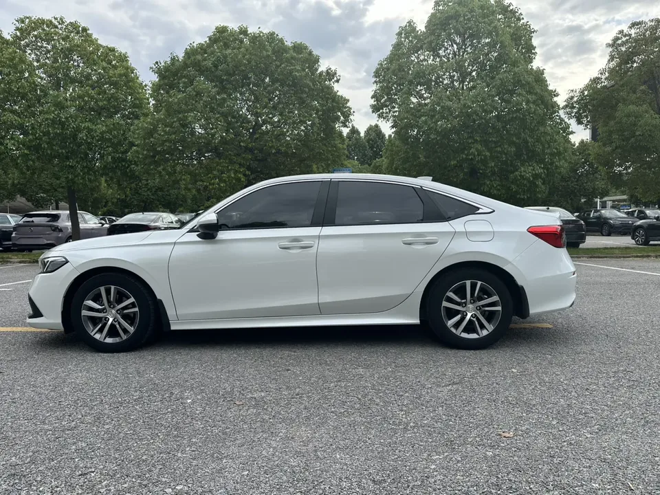 Honda CIVIC 2022 Civic 240TURBO CVT Dynamic Edition 2022 — миниатюра 4