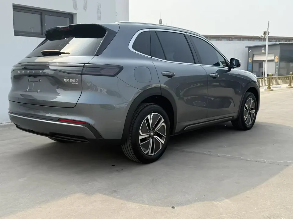 Geely Galaxy Starship 7 EM-i Galaxy Starship 7 EM-i 2025 120KM Exploration+ Edition 2025 — миниатюра 2