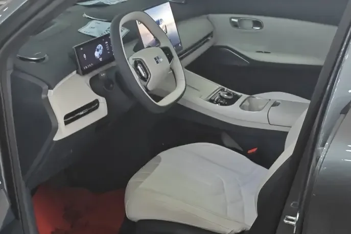 Geely Galaxy Starship 7 EM-i Galaxy Starship 7 EM-i 2025 120KM Exploration+ Edition 2025 — миниатюра 4