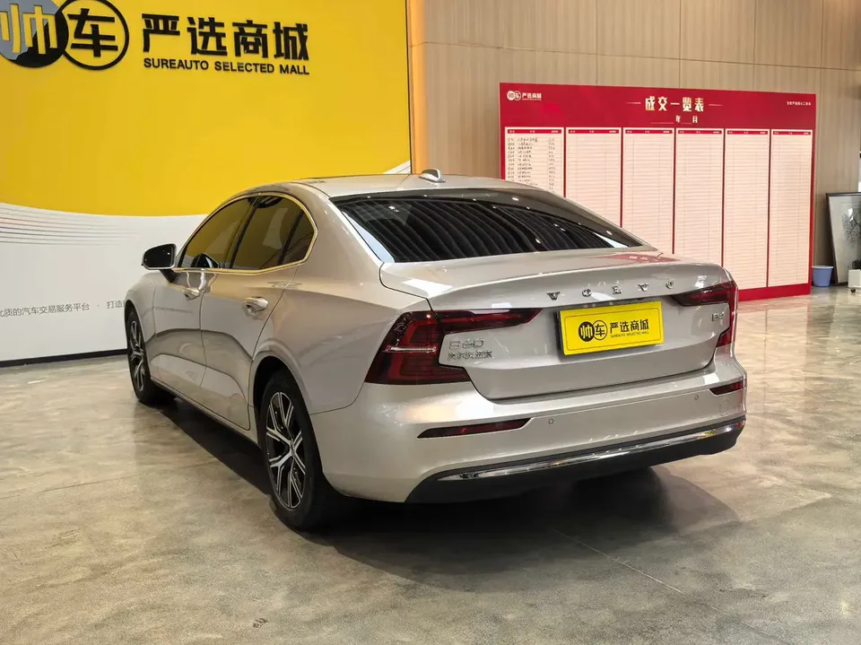 Volvo S60 Volvo S60 2024 B4 Luxury Edition 2023 — миниатюра 4