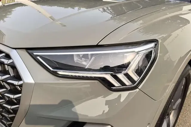 Audi Q3 35 TFSI Fashion Dynamic Edition (1.5T) 2023 — миниатюра 2