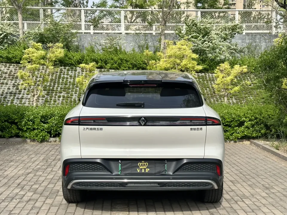 Baojun Yunhai EV 600km pure electric version 2024 — миниатюра 2