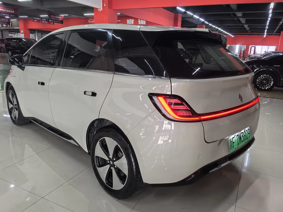Baojun clouds clouds 460 Max 2023 — thumbnail 4