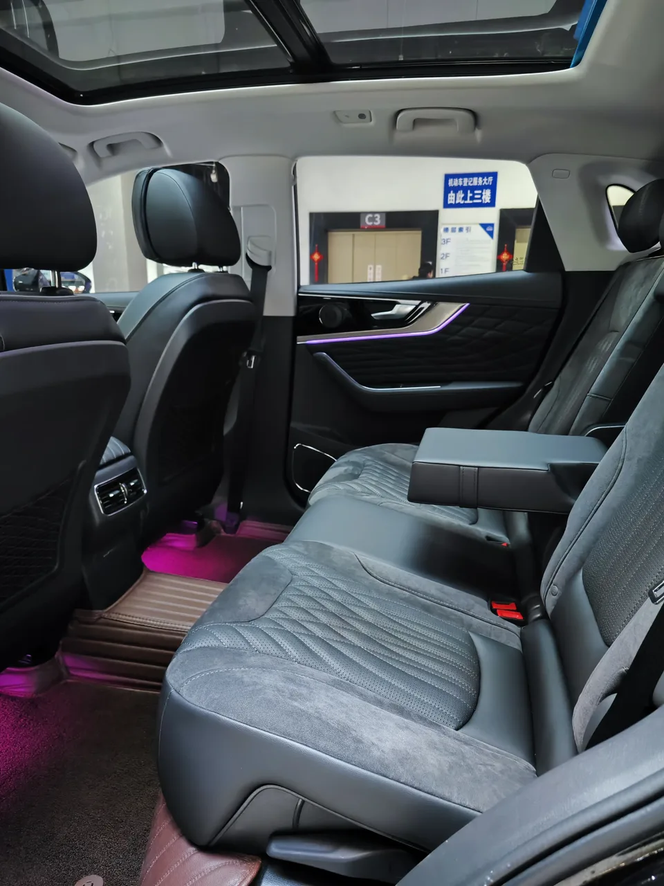Hongqi HS5 Hongqi HS5 2022 2.0T Zhilian Qiyue Edition 2023 — миниатюра 3