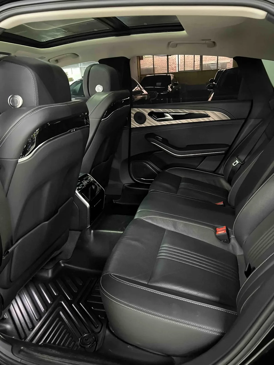 Hongqi H9 2.0T Intelligent Connection Flagship Edition 2022 — миниатюра 3