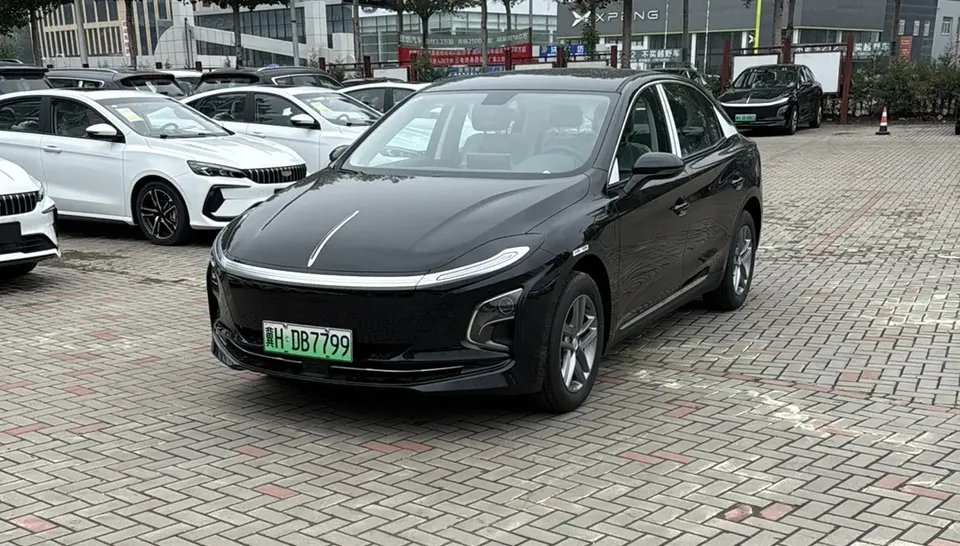 Hongqi E-QM5 500KM Travel Edition 2025 — фото 1, купить с доставкой в Москву