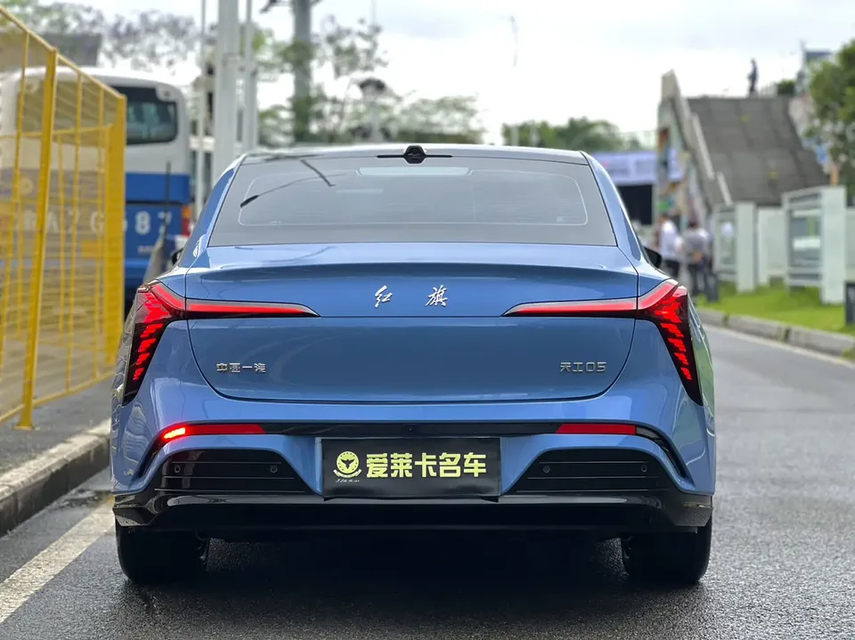 Hongqi Red Flag Tiangong 05 750 Smart Edition 2026 — миниатюра 2