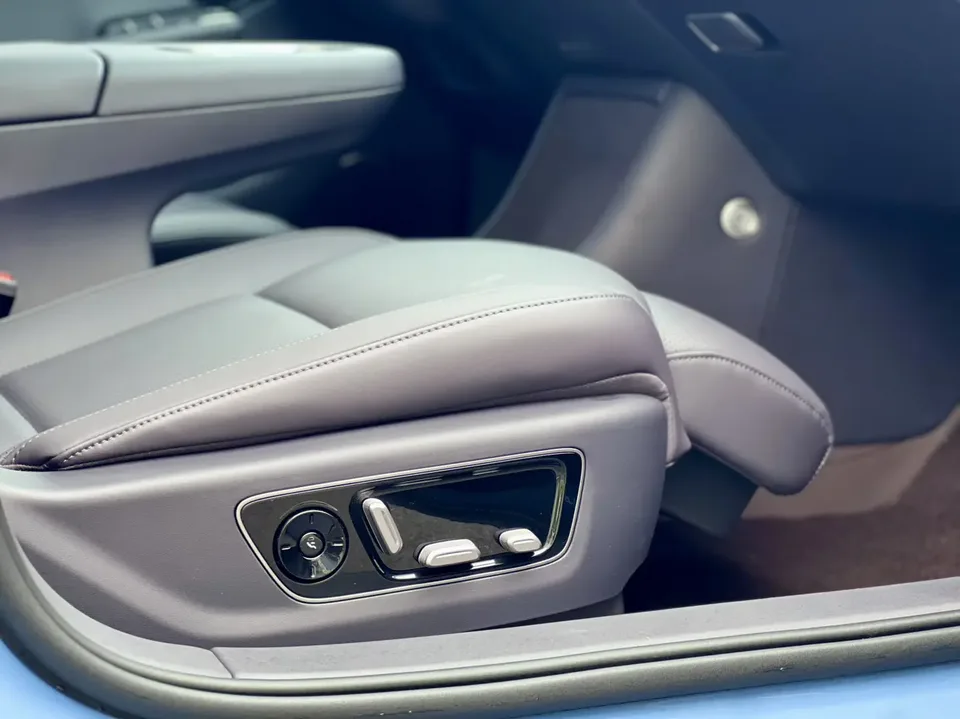 Hongqi Red Flag Tiangong 05 750 Smart Edition 2026 — миниатюра 3