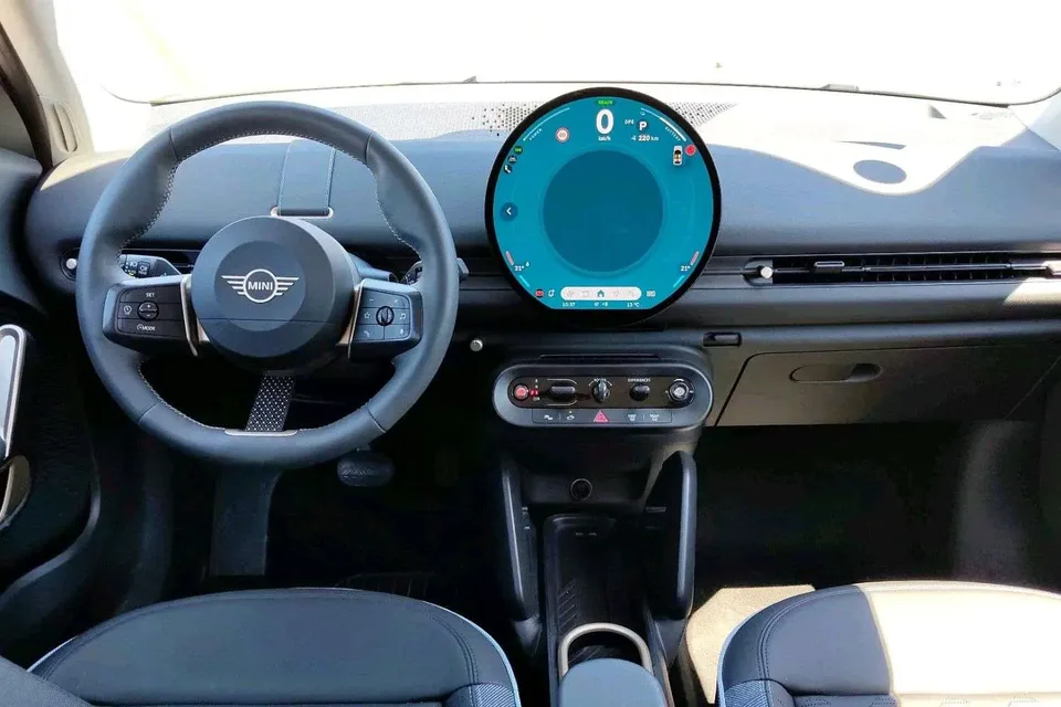 MINI Electric ACEMAN Electric MINI Aceman E Classic 2025 — миниатюра 3