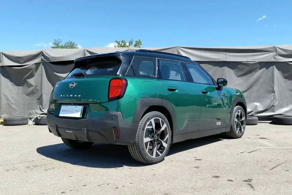 MINI Electric ACEMAN Electric MINI Aceman E Classic 2025 — миниатюра 5