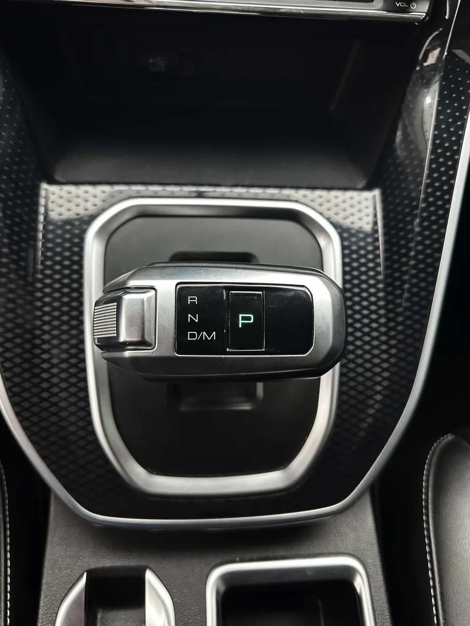 Haval M6 PLUS 1.5T DCT Luxury Smart Connected Edition 2022 — миниатюра 2