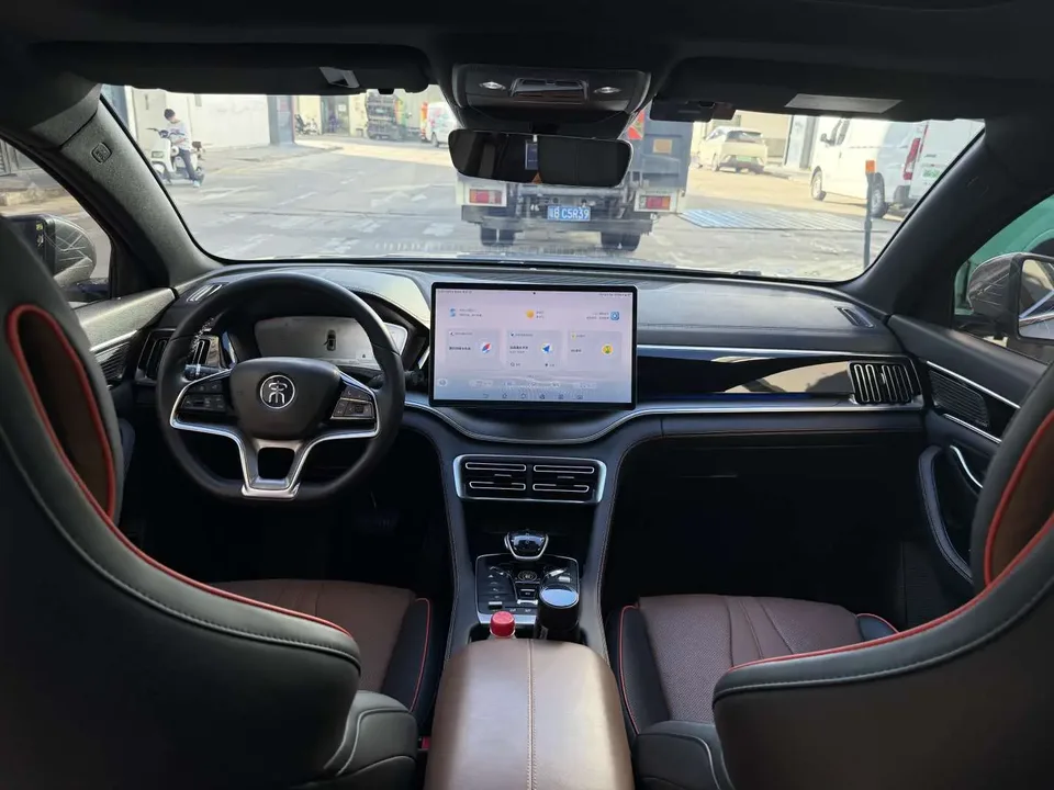 BYD Song PLUS DM DM-i 100KM 4WD flagship PLUS 2023 — миниатюра 4