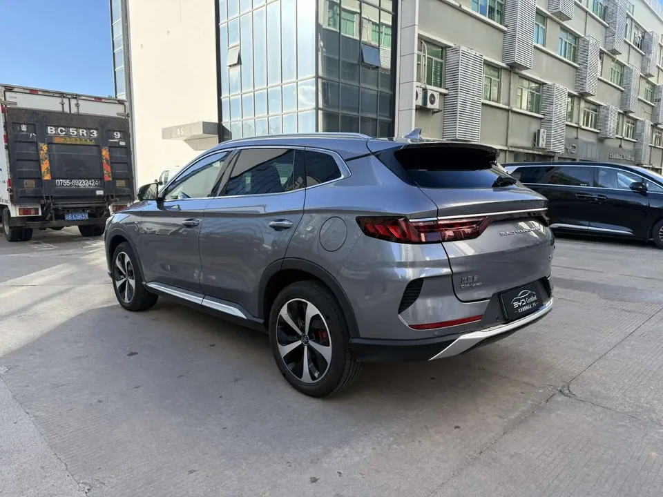 BYD Song PLUS DM DM-i 100KM 4WD flagship PLUS 2023 — миниатюра 5