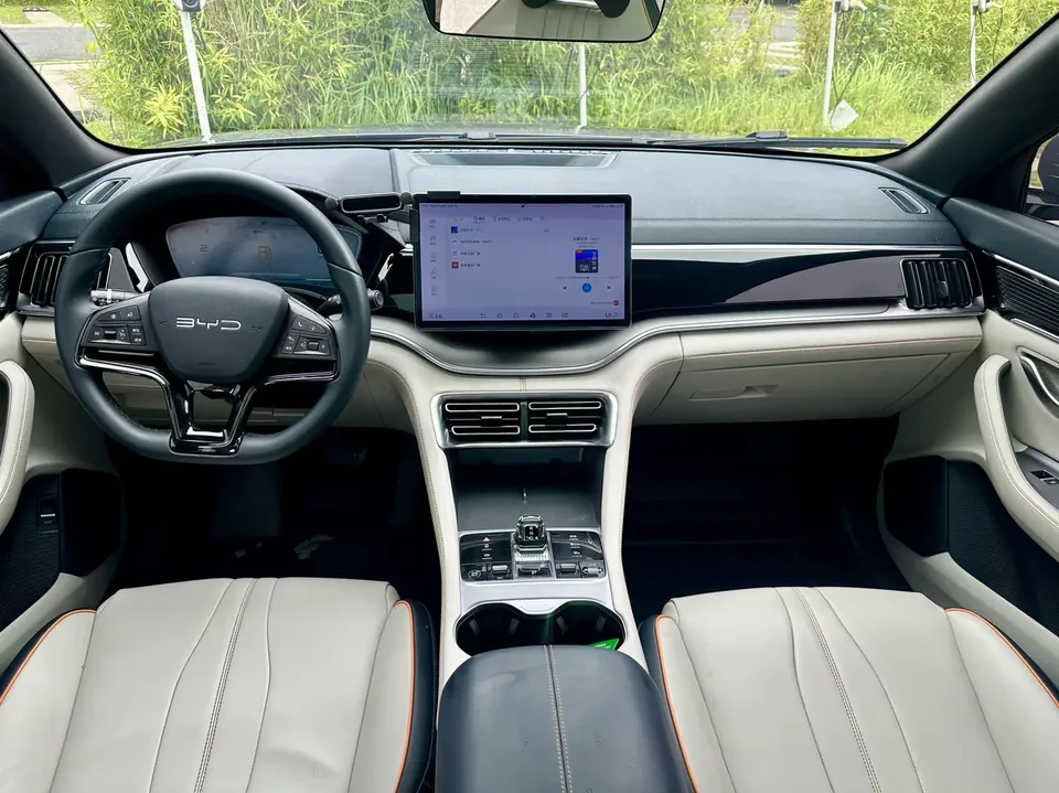 BYD Song PLUS DM DM-i Champion Edition 110KM Flagship Model 2024 — миниатюра 4