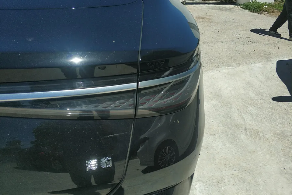 BYD Seal DM Honor Edition DM-i 1.5L 121KM Luxury Model 2024 — миниатюра 4
