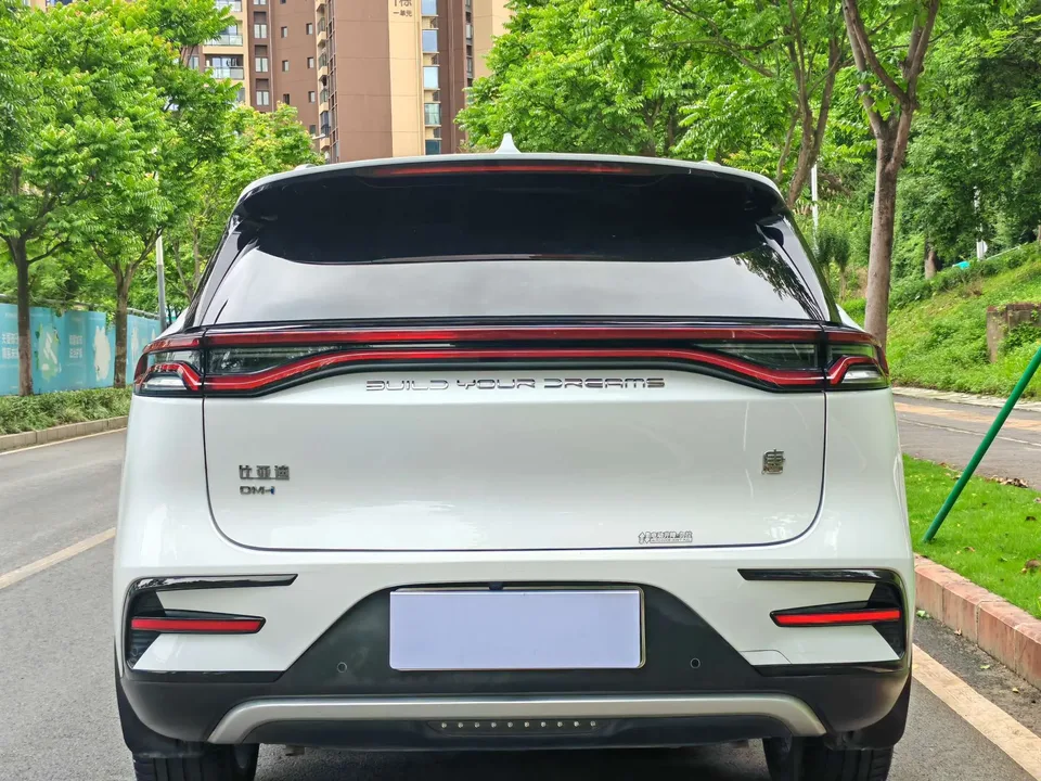 BYD Tang DM DM-i 1.5T 112KM Premium Edition 2022 — миниатюра 2