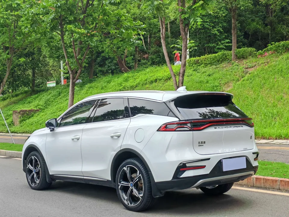 BYD Tang DM DM-i 1.5T 112KM Premium Edition 2022 — миниатюра 5