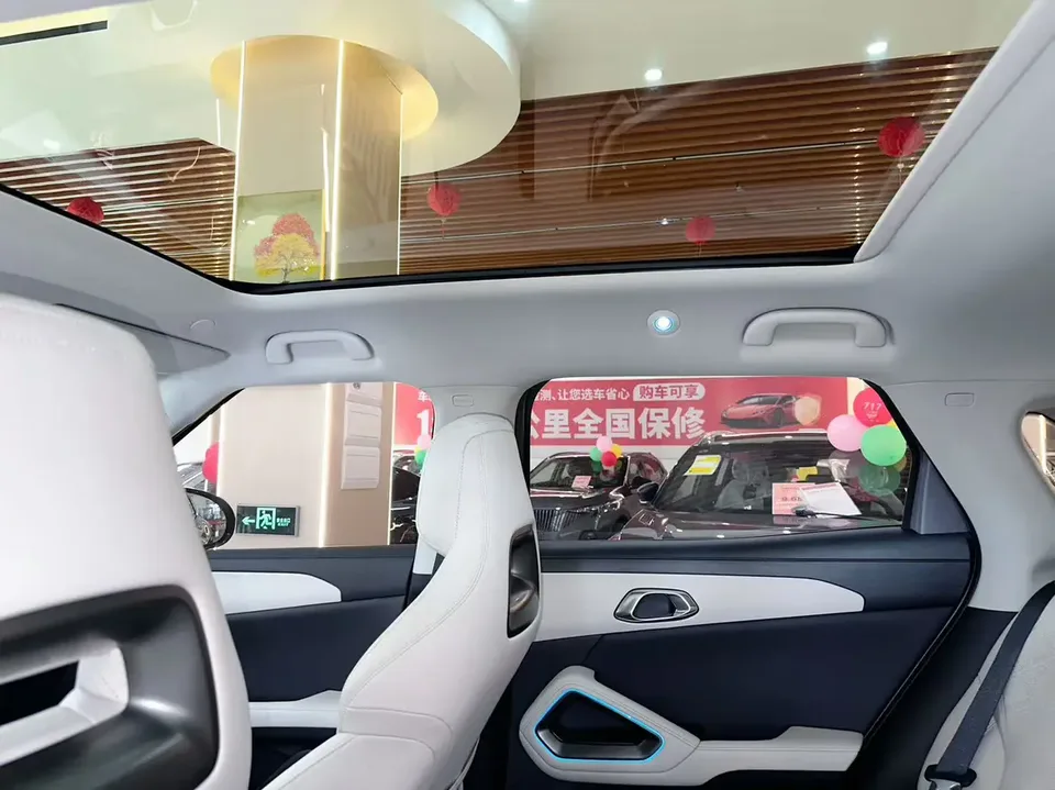 BYD Yuan Up 401KM Beyond Edition 2024 — миниатюра 3