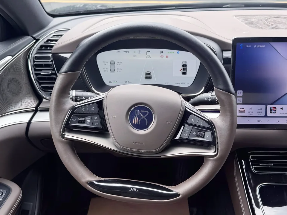 BYD Han EV Honor Edition 506KM Premium Model 2024 — миниатюра 5