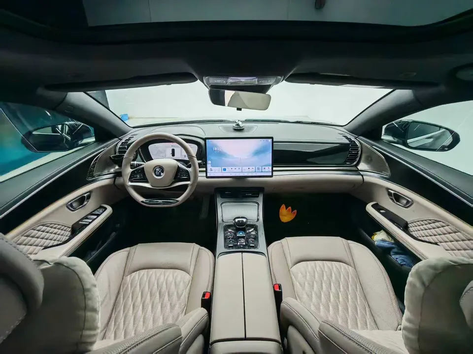 BYD Han DM DM-i Honor Edition 121KM Premium Edition 2024 — миниатюра 2