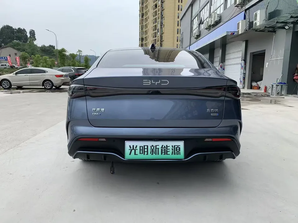 BYD Seal 06DM Intelligent Driving Edition DM-i 80KM Luxury Edition 2025 — миниатюра 2