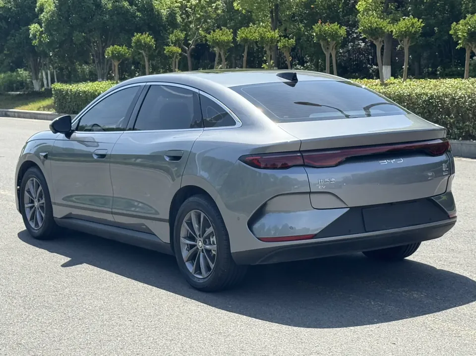 BYD Qin L EV 470km Leading Model 2025 — миниатюра 2