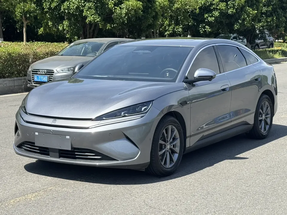BYD Qin L EV 470km Leading Model 2025 — фото 1, купить с доставкой в Москву