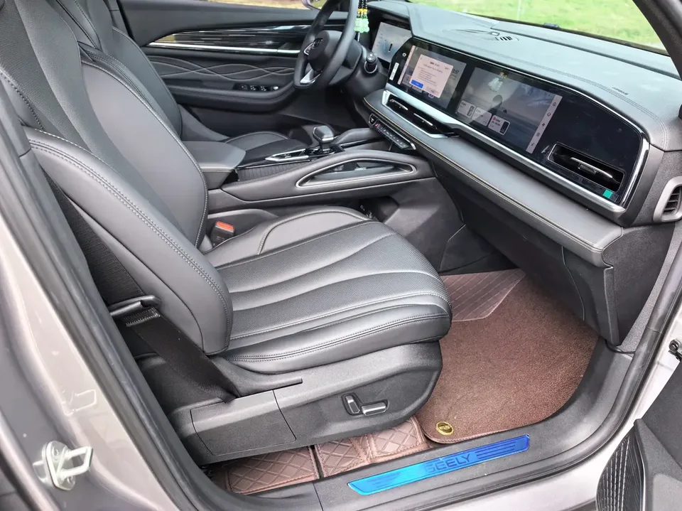 Geely Monjaro 2.0TD DCT EVO two-wheel drive premium model 2025 — миниатюра 3