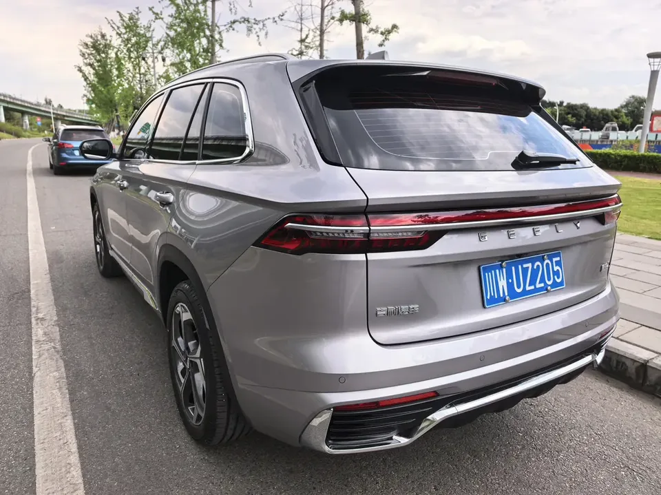 Geely Monjaro 2.0TD DCT EVO two-wheel drive premium model 2025 — миниатюра 4