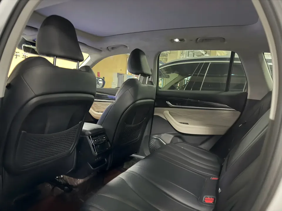 Geely Monjaro Xingyue L 2.0TD High Power Automatic 2WD Flagship Model 2023 — thumbnail 5