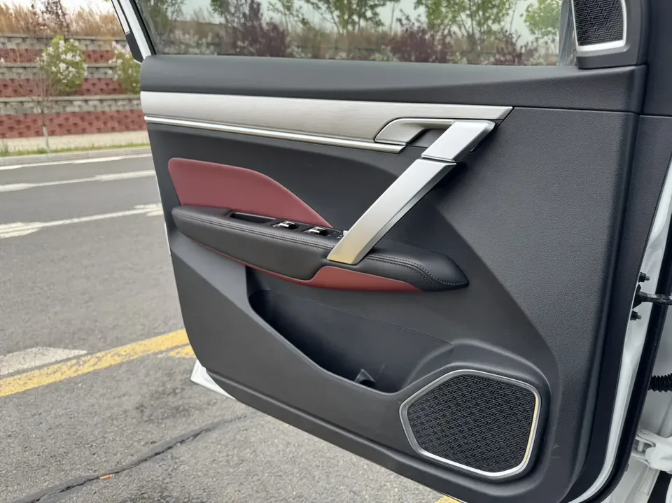 Geely Coolray SX11 Binyue 240T DCT Diamond Edition 2022 — thumbnail 3