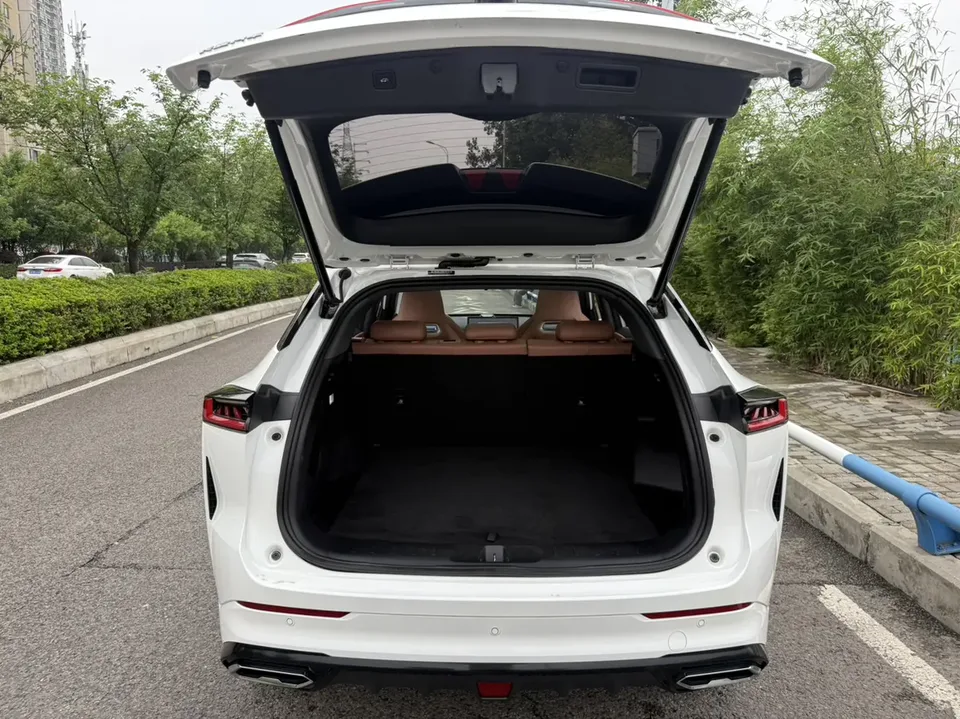 Changan UNI-Z PHEV Blue Whale iDD 125KM Beyond Edition 2024 — миниатюра 4