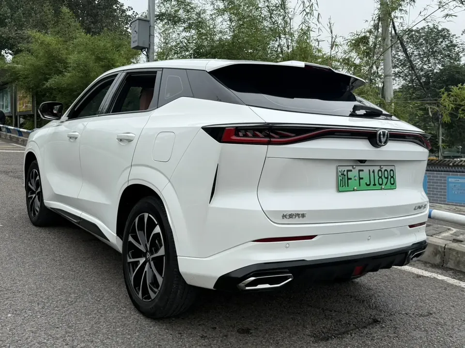 Changan UNI-Z PHEV Blue Whale iDD 125KM Beyond Edition 2024 — миниатюра 5