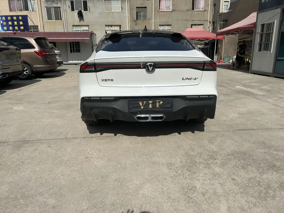 Changan UNI-V Smart Electric iDD Changan UNI-V Smart Electric iDD Blue Whale iDD 136km Smart Cool 2024 — thumbnail 5