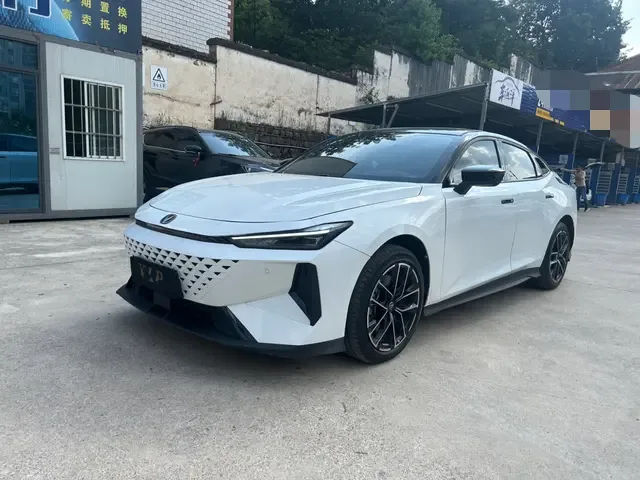 Changan UNI-V 2025