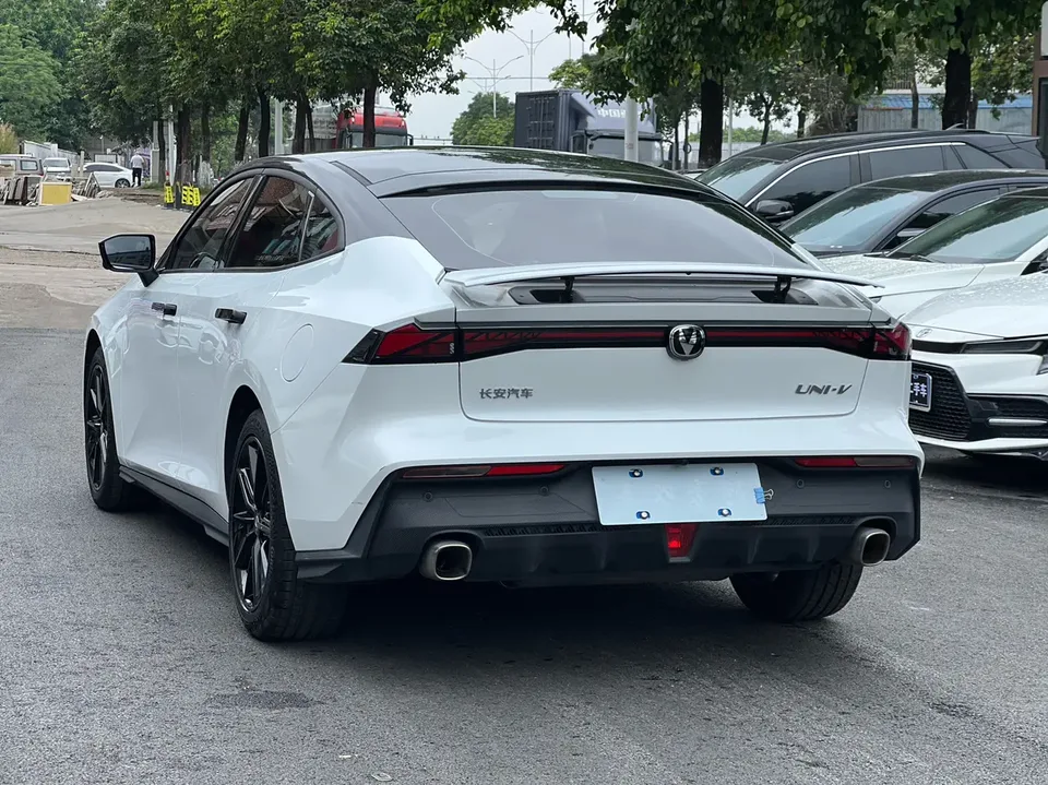 Changan UNI-V 1.5T High Energy Edition 2024 — миниатюра 4