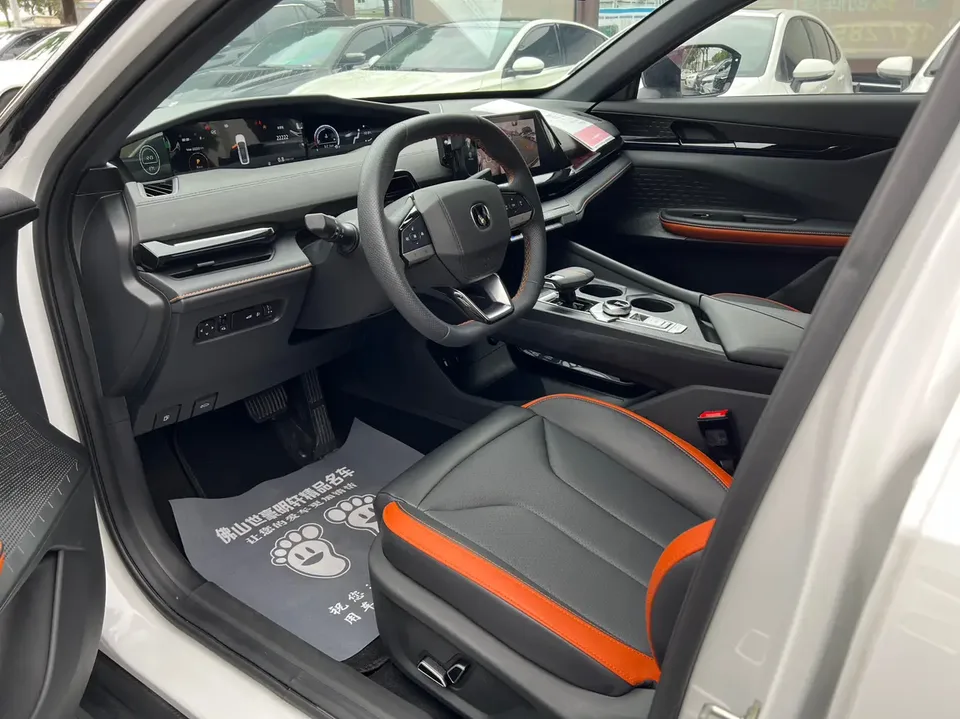 Changan UNI-V 1.5T High Energy Edition 2024 — миниатюра 5