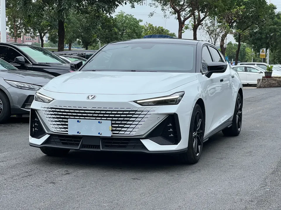 Changan UNI-V 2024