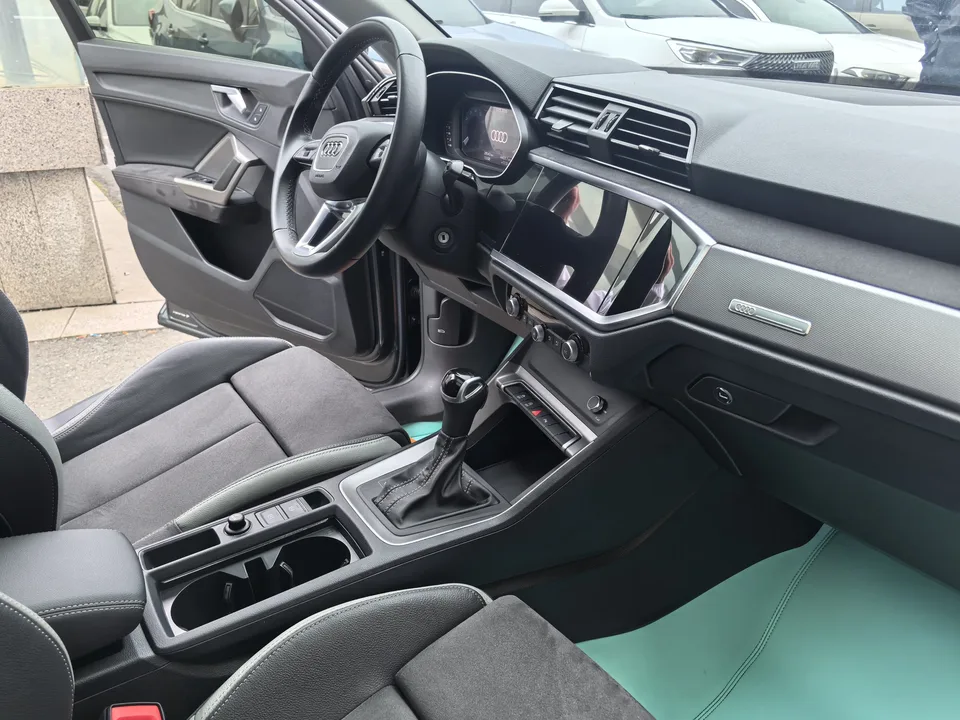 Audi Q3 Audi Q3 2023 35 TFSI aggressive and dynamic model 2023 — миниатюра 4