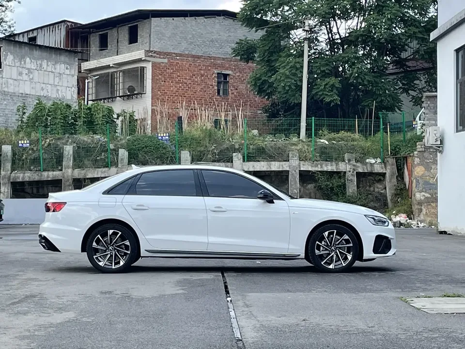 Audi a4 l 40 TFSI luxury and dynamic model 2023 — миниатюра 3