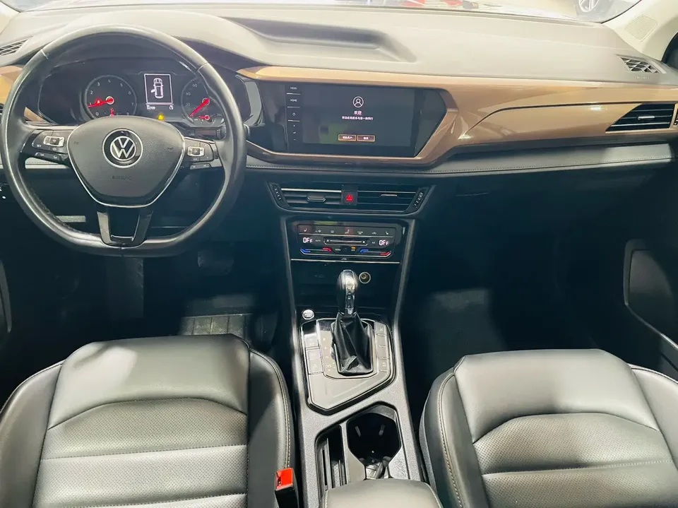 Volkswagen Tharu 2021 Tuyue 280TSI 2WD Luxury Edition 2022 — миниатюра 3