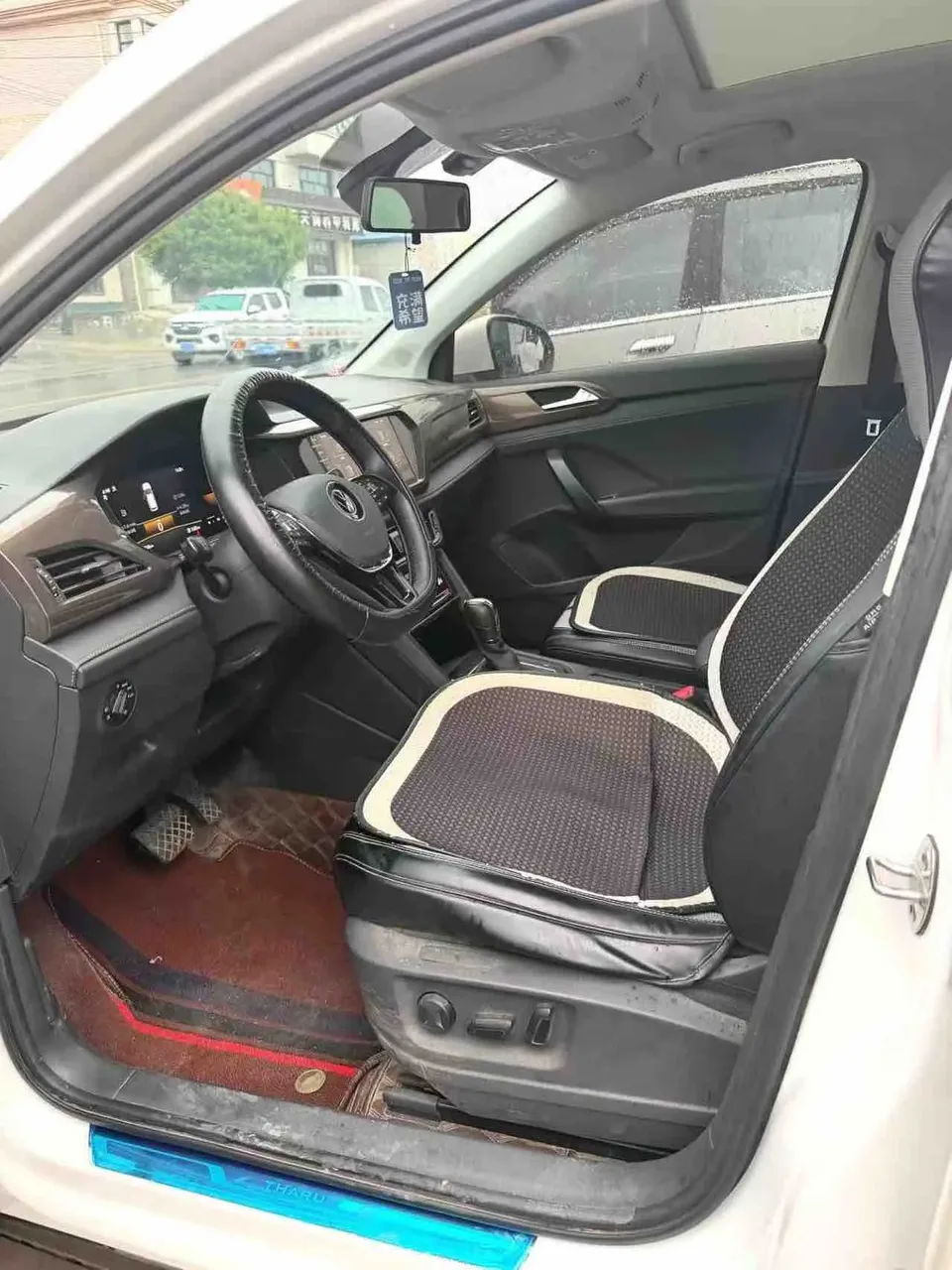 Volkswagen Tharu 280TSI 2WD Luxury Edition 2023 — миниатюра 3
