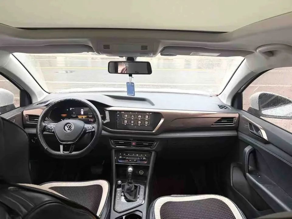 Volkswagen Tharu 280TSI 2WD Luxury Edition 2023 — миниатюра 5