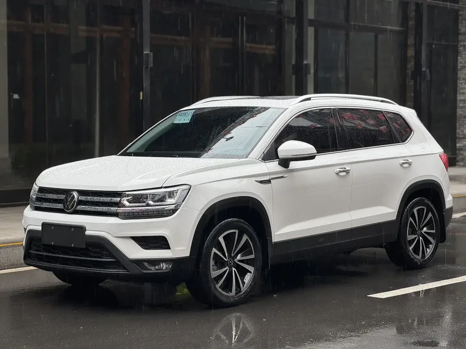 Volkswagen Tharu 280TSI 2WD Luxury Edition 2023 — фото 1, купить с доставкой в Москву